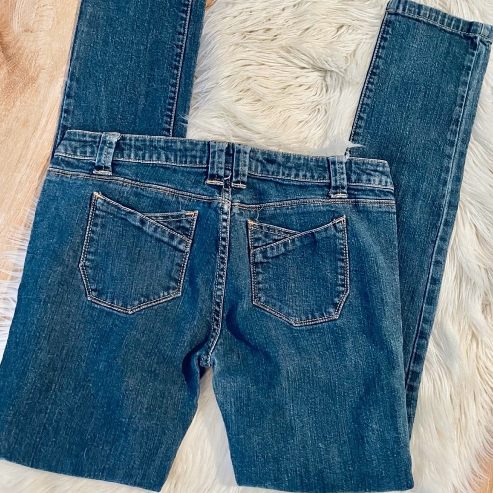 🌸 DISTRESSED DENIM JEANS 🌸